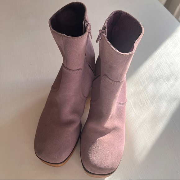 Lilac Charlottes Stone Wooden Boots - Picture 3 of 4
